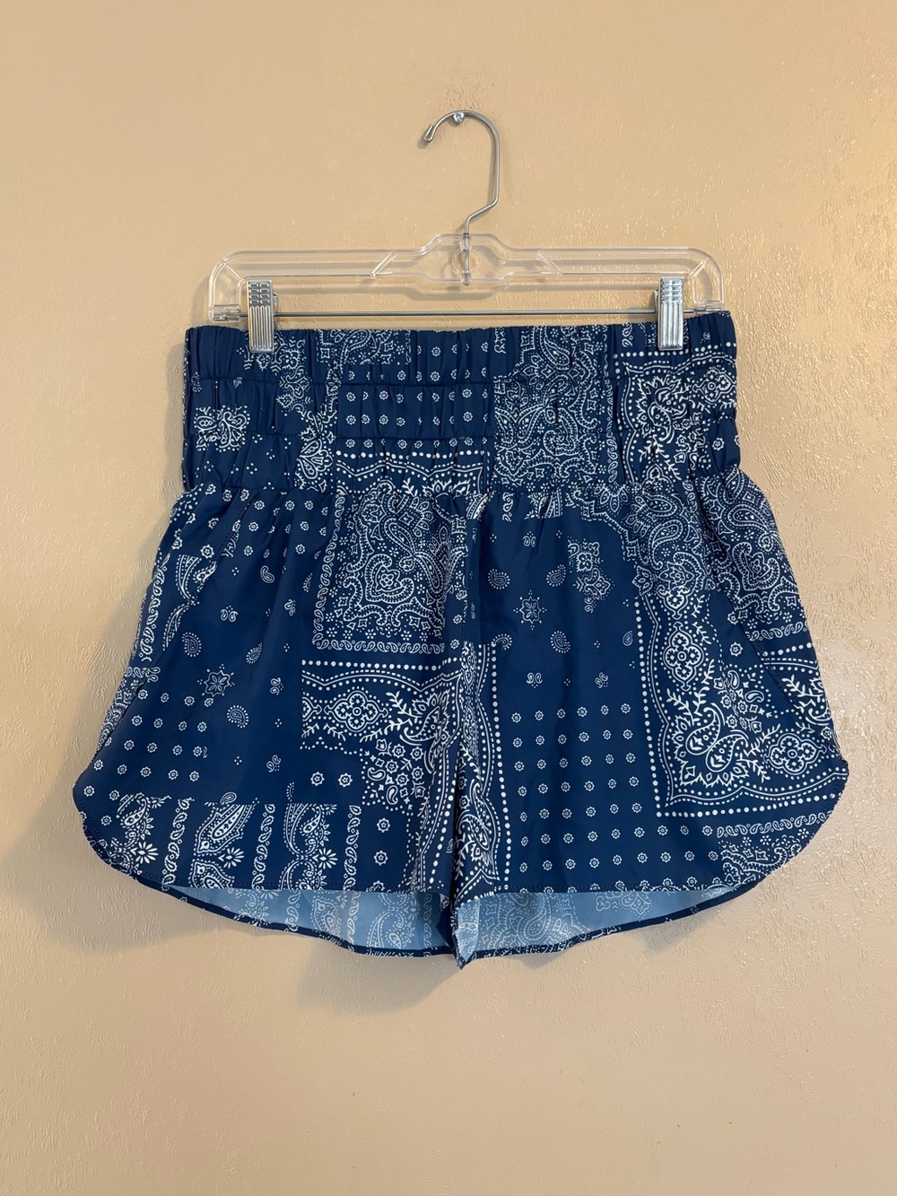 NWT TCEC Ready to Run Athletic Shorts sz L